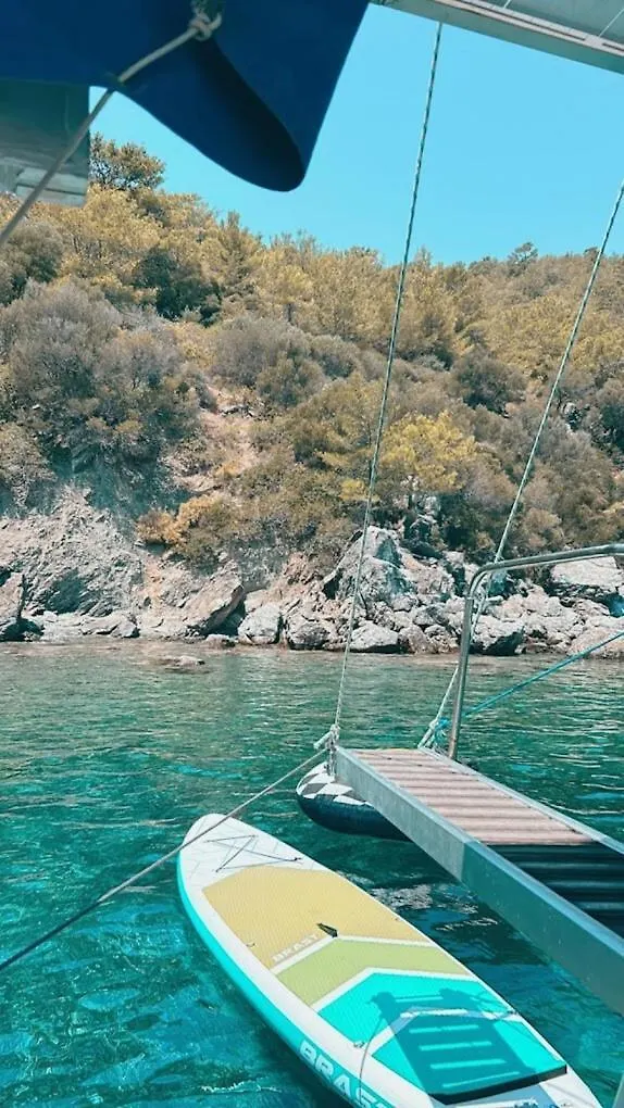 Botel 2-Cottage Yacht With 2 Showers Datca